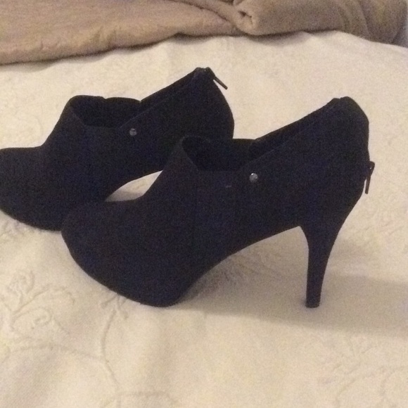 Booties - Picture 4 of 6